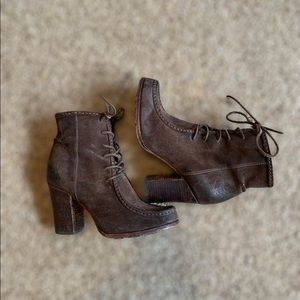 Frye Brown Parker Moc Suede Boots Size 8